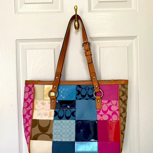 Brand new coach purse - Picture 2 of 5